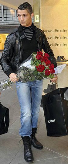 Cristiano ronaldo flores gay
