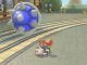 esquivar un caparazón de pinchos azul en Mario Kart 8 Deluxe
